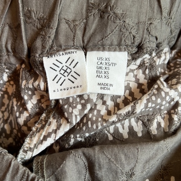 Artisan NY sleepwear shorts in size XS - Picture 3 of 3